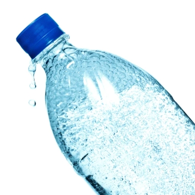 газированная минеральная вода в бутылке