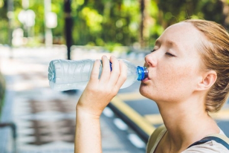 Чистая питьевая вода летом